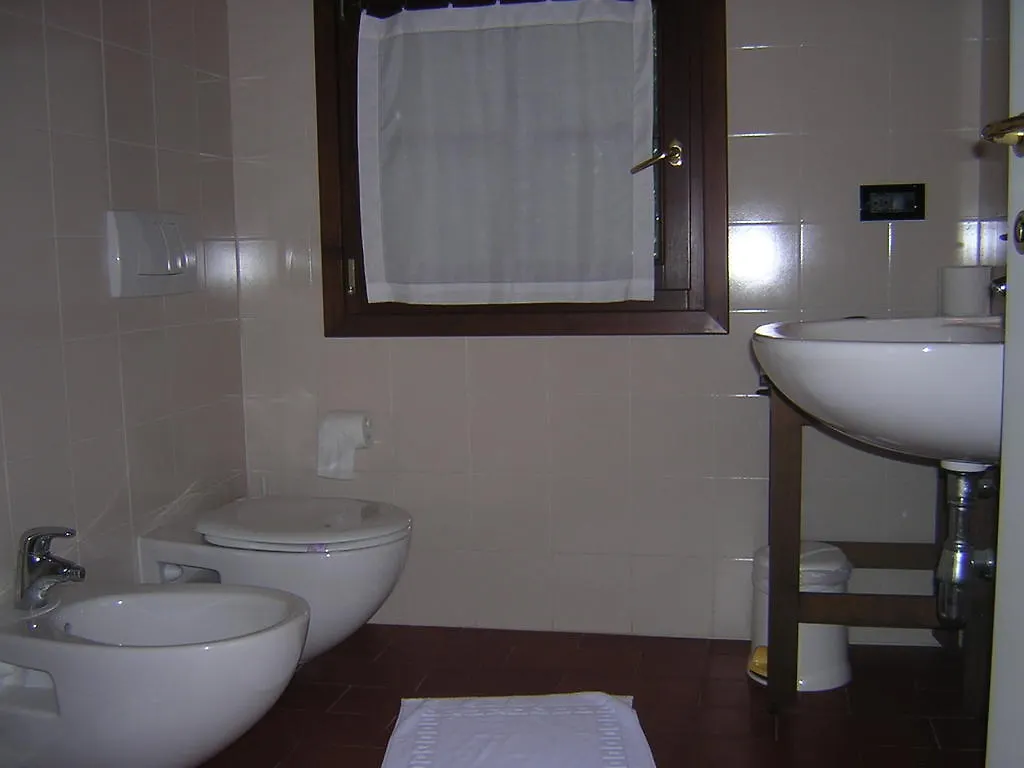 مزرعة للإقامة Agriturismo Trebisonda Country Resort مونزامبانو